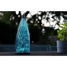 Garden ID Blue Dome - Lanterne solaire extérieure avec éclairage LED bleu, autonomie 6-8h, bouton on/off, pile AA rechargeable, dimensions Ø17 x H40 cm