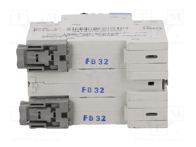 LEGRAND Disjoncteur S300 TX 3 pôles 32A 400VAC 6kA LEGRAND Disjoncteur S300 TX 3 pôles 32A 400VAC 6kA