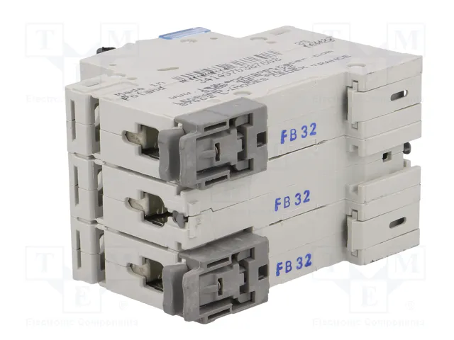 LEGRAND Disjoncteur S300 TX 3 pôles 32A 400VAC 6kA LEGRAND Disjoncteur S300 TX 3 pôles 32A 400VAC 6kA