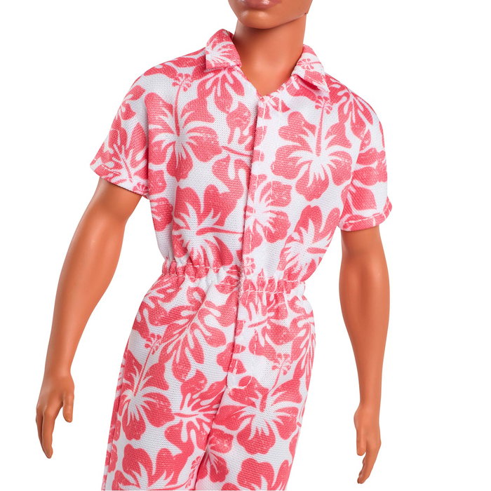 Mattel Ken Fashionistas - Poupée Ken avec short hawaïen à motif blanc et corail, cheveux tressés et sandales vertes, jouet pour enfants dès 3 ans Mattel Ken Fashionistas - Poupée Ken avec short hawaïen à motif blanc et corail, cheveux tressés et sandales vertes, jouet pour enfants dès 3 ans