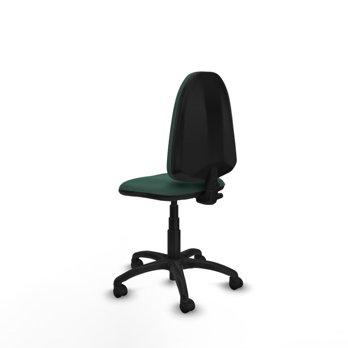 Chaise de bureau Aýna avec mécanisme de contact permanent de base, recouverte de tissu vert bouteille. Équipée d'une base en polyamide noir, sans accoudoirs et de roulettes en nylon de 50 mm.
