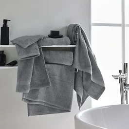 Today Essential - Drap de bain 70 x 130 cm 100% Coton 450 g/m² coloris acier, linge de bain doux et élégant