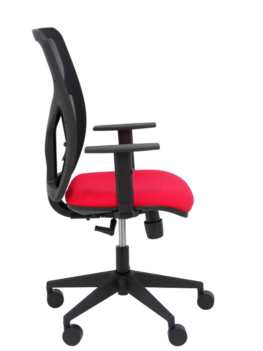 PIQUERAS Y CRESPO Chaise Motilla Synchro Rouge et Noir, Base pyramidale noire, Accoudoir 1D PIQUERAS Y CRESPO Chaise Motilla Synchro Rouge et Noir, Base pyramidale noire, Accoudoir 1D