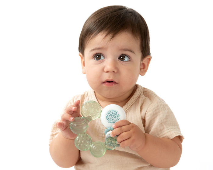 KioKids Mordedor De Frío Sage - Mordedor réfrigérable pour bébé de +3 mois, collection Honey, vert sauge, soulage les douleurs de dentition, polipropylène et eva