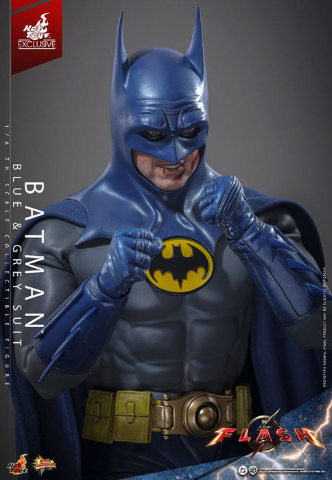 The Flash figurine Movie Masterpiece 1/6 Batman (Blue & Grey Suit) Limited Edition Hot Toys Exclusive 30 cm The Flash figurine Movie Masterpiece 1/6 Batman (Blue & Grey Suit) Limited Edition Hot Toys Exclusive 30 cm