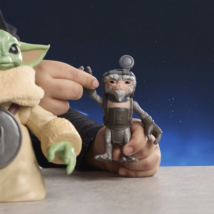 Hasbro Star Wars : The Mandalorian & Grogu - Figurine électronique Câlins Grogu & Anzellan