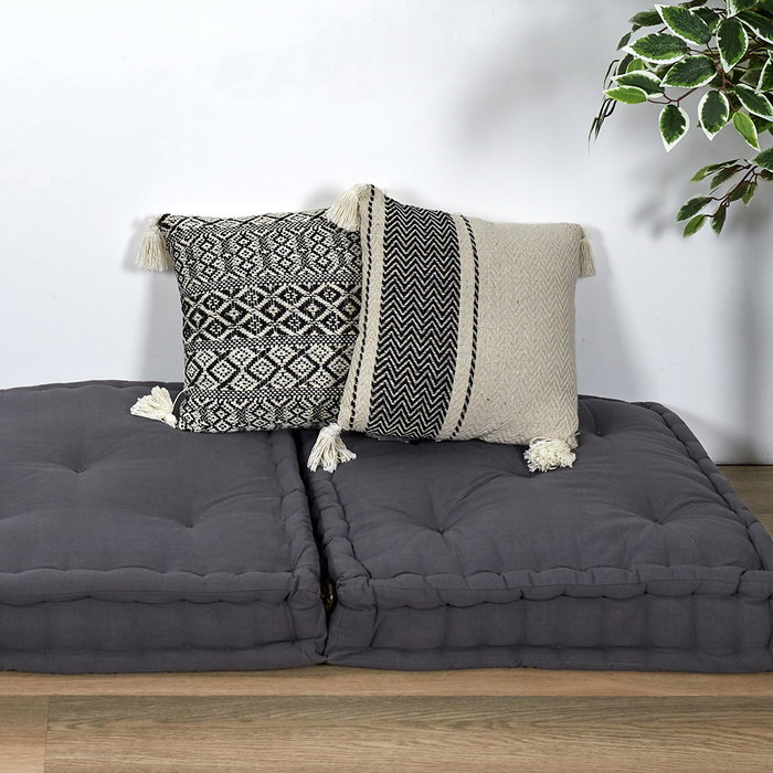 Home Deco Factory Coussin Ethnique avec Pompons 40x40 cm