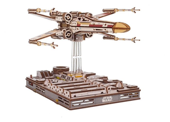Ugears Star Wars X-Wing de Luke Skywalker en bois Ugears Star Wars X-Wing de Luke Skywalker en bois