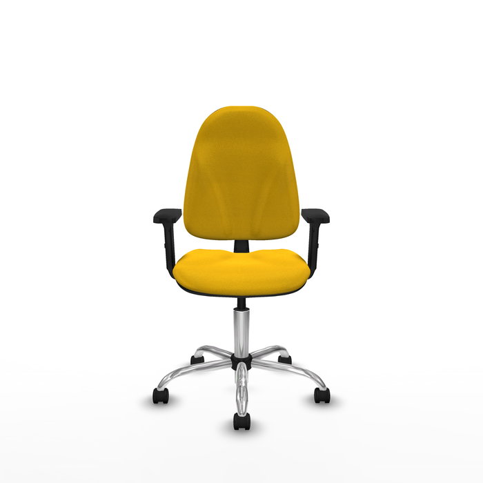 Chaise de bureau Algarra avec mécanisme de contact permanent de base, recouverte de tissu jaune. Équipée d'une base chromée, d'accoudoirs 2D et de roulettes en nylon de 50 mm