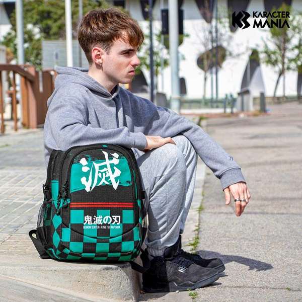 Karactermania - Sac à dos Demon Slayer Run Plus Fan SU 44x34x21 cm - Haut Dos Aéré - Compartiments Multiples avec Port USB - Capacité XXL - Matière Ripstop Imperméable