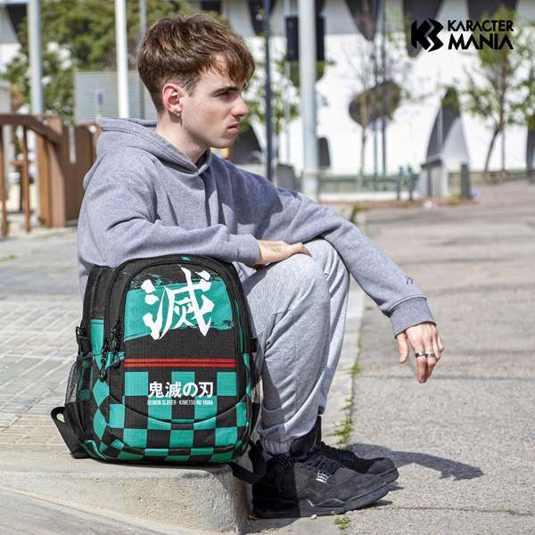 Karactermania - Sac à dos Demon Slayer Run Plus Fan SU 44x34x21 cm - Haut Dos Aéré - Compartiments Multiples avec Port USB - Capacité XXL - Matière Ripstop Imperméable