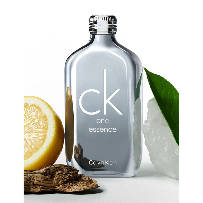 Calvin Klein CK ONE ESSENCE Eau de Parfum Vapo 50 ml Unisexe Notes Vertes et Agrumes