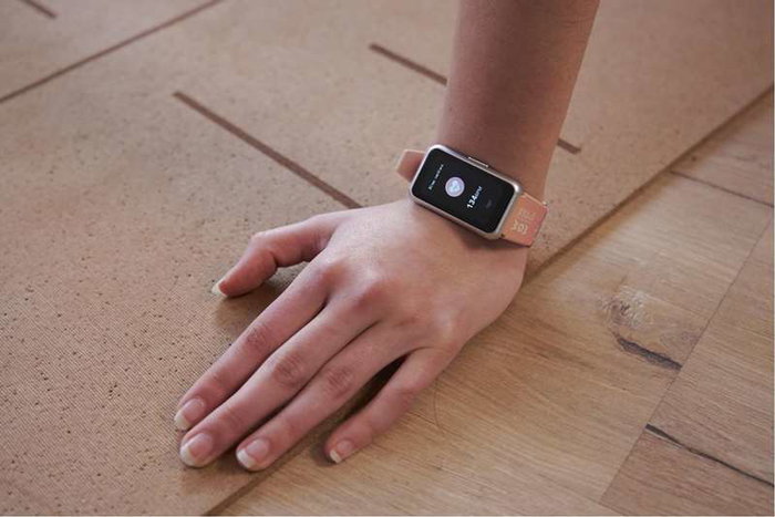 Wow Generation Smartwatch Rose avec Double Sangle Wow Generation Smartwatch Rose avec Double Sangle