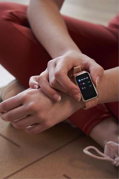 Wow Generation Smartwatch Rose avec Double Sangle Wow Generation Smartwatch Rose avec Double Sangle