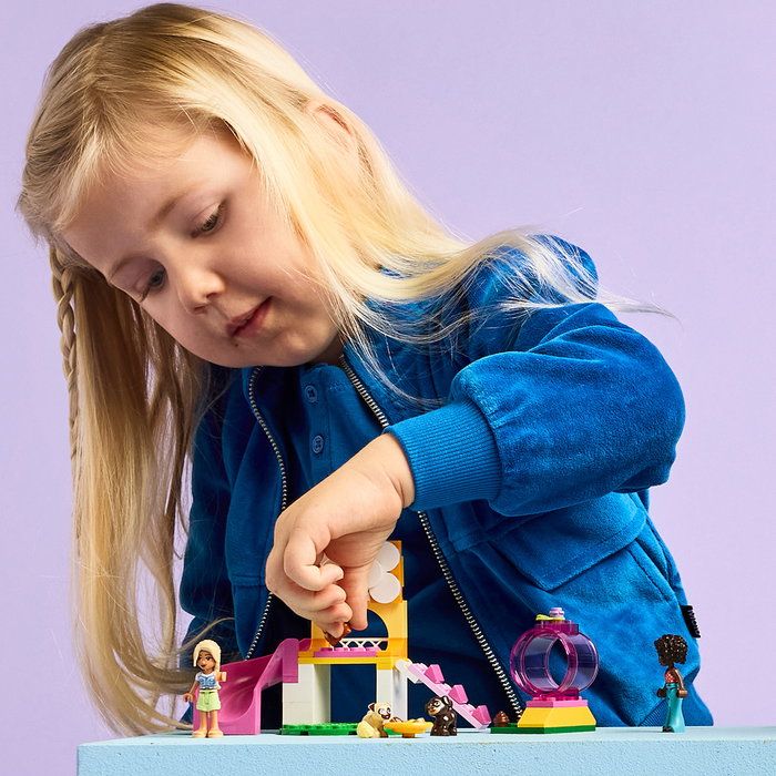 LEGO Friends Parc d'Aventures pour Chiots 42665 Jeu de Construction pour Enfants 4 Ans+ avec Aliya Sara et 3 Chiens