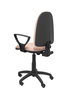 Chaise de bureau Algarra avec mécanisme Contact permanent de base, revêtue de tissu rose. Équipée d'un piètement en polyamide noir, d'accoudoirs fixes et de roulettes en nylon de 50 mm