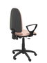 Chaise de bureau Algarra avec mécanisme Contact permanent de base, revêtue de tissu rose. Équipée d'un piètement en polyamide noir, d'accoudoirs fixes et de roulettes en nylon de 50 mm