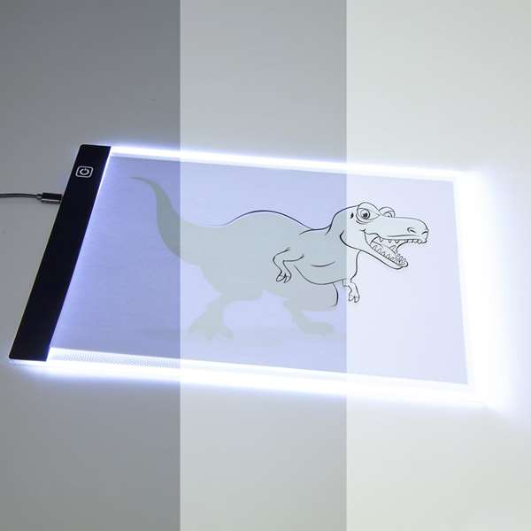 Molto - Projecteur magique pour enfants avec accessoires, 3 lumières LED et 6 crayons - Dimensions : 107x11x28.5 cm