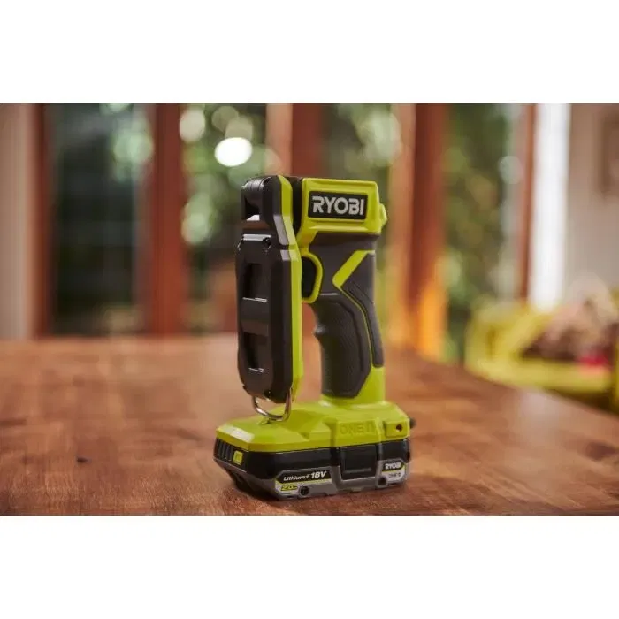 Ryobi Lanterne LED Compacte 18V, 800/400/100 Lumens, 3 Intensités, Rabattable avec Crochet pour Usage Extérieur