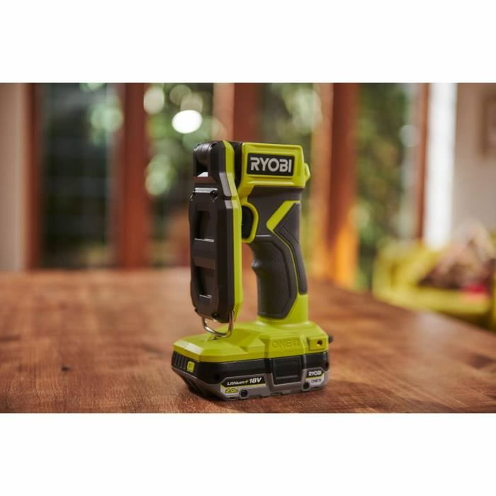 Ryobi Lanterne LED compacte 18V - 3 intensités (800/400/100 Lumens) Ryobi Lanterne LED compacte 18V - 3 intensités (800/400/100 Lumens)