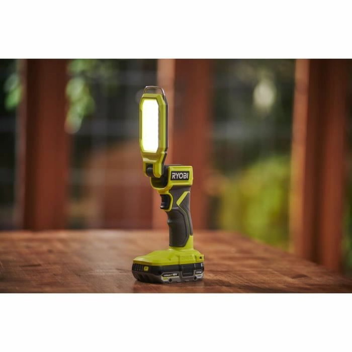 Ryobi Lanterne LED compacte 18V - 3 intensités (800/400/100 Lumens) Ryobi Lanterne LED compacte 18V - 3 intensités (800/400/100 Lumens)