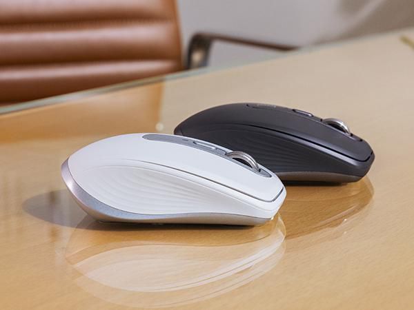 Logitech MX Anywhere 3S for Business - Souris sans fil portable Bluetooth avec défilement MagSpeed, clic silencieux, suivi 8000 PPP, compatible verre, USB Logi Bolt