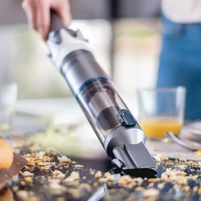 Eziclean Aspirateur à main convertible EZICLEAN BLASTER F130 - 14000 Pa - 120 W - Autonomie 22 min - Réservoir 0.1 L - Gris Bleu Eziclean Aspirateur à main convertible EZICLEAN BLASTER F130 - 14000 Pa - 120 W - Autonomie 22 min - Réservoir 0.1 L - Gris Bleu