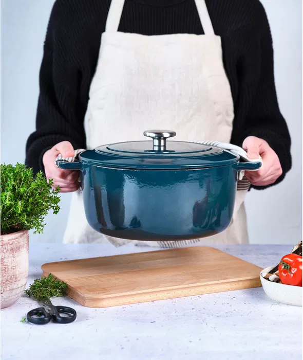 Cosy & Trendy Fontestic - Cocotte en fonte émaillée, diamètre 28 cm - 6,15 L - Bleu - Compatible tous feux dont induction