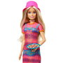 Barbie Muñeca Viajera Italia Hwh97 Mattel - Poupée Voyageuse avec Tenue d'Été, Sandales, Chapeau et Lunettes de Soleil