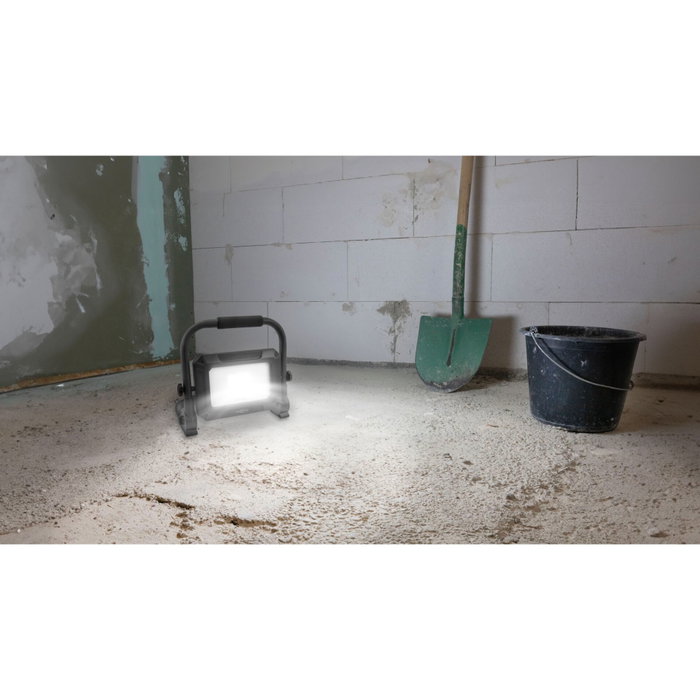 Ansmann FL20W-R Projecteur LED rechargeable 20W 2000lm