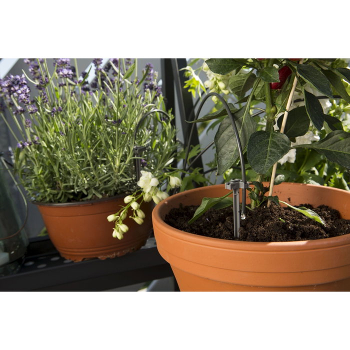 Gardena Arrosoir automatique de vacances - Kit complet programmable pour 36 plantes Gardena Arrosoir automatique de vacances - Kit complet programmable pour 36 plantes