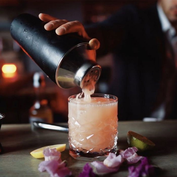 Fackelmann Shaker à cocktails 750 ml et doseur d'alcool 2/4 cl Spectre Noir Mat Fackelmann Shaker à cocktails 750 ml et doseur d'alcool 2/4 cl Spectre Noir Mat