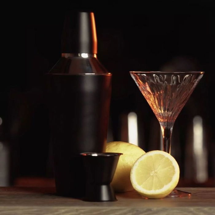 Fackelmann Shaker à cocktails 750 ml et doseur d'alcool 2/4 cl Spectre Noir Mat Fackelmann Shaker à cocktails 750 ml et doseur d'alcool 2/4 cl Spectre Noir Mat