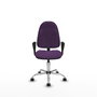 Chaise de bureau Algarra avec mécanisme de contact permanent de base, rembourrée de tissu violet. Équipée d'une base chromée, d'accoudoirs fixes et de roulettes pour parquet