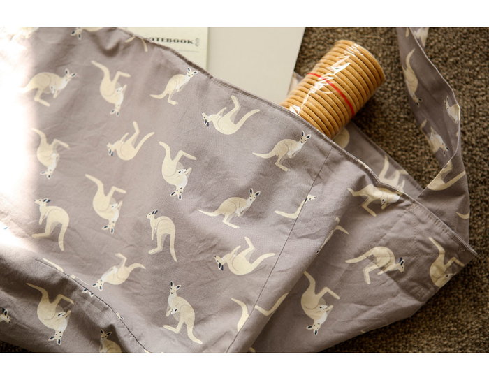 Dailylike Tissu coton kangourou motifs animaux 1,10m x 3m épaisseur 20C Dailylike Tissu coton kangourou motifs animaux 1,10m x 3m épaisseur 20C