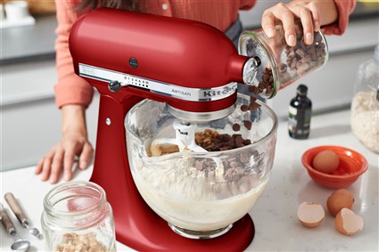 Kitchenaid Robot Pâtissier Artisan 5KSM125 EER, 4,8 litres, Rouge, Mélangeur Planétaire, Moteur à Transmission Directe, avec Bol en Acier Inoxydable et Accessoires Kitchenaid Robot Pâtissier Artisan 5KSM125 EER, 4,8 litres, Rouge, Mélangeur Planétaire, Moteur à Transmission Directe, avec Bol en Acier Inoxydable et Accessoires