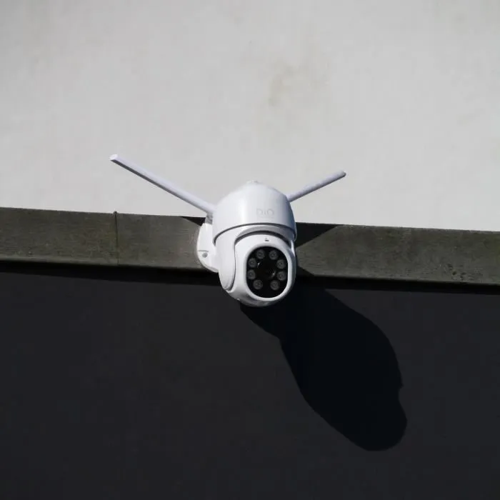 Dio Connected Home Lot de 2 caméras extérieures rotatives 4MP, vision nocturne couleur 10m, rotation 355°/90°, audio bidirectionnel