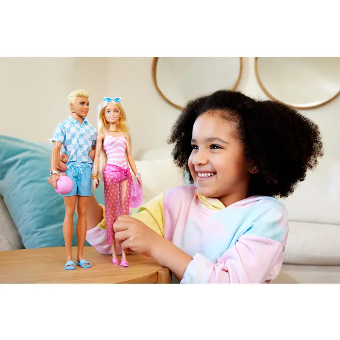 Barbie Poupée Ken Plage HPL74 - Poupée blonde en short de bain bleu avec accessoires de plage, pour enfant 3 ans et plus