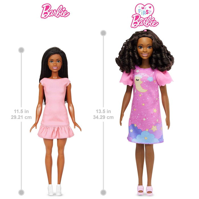 Barbie My First Barbie Poupée Brooklyn Roberts Modèle Hmm67 avec 2 Tenues et Accessoires, Corps Articulé, Hauteur 34.3 cm, Multilingue
