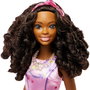 Barbie My First Barbie Poupée Brooklyn Roberts Modèle Hmm67 avec 2 Tenues et Accessoires, Corps Articulé, Hauteur 34.3 cm, Multilingue