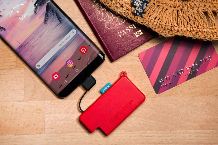 Veho Pebble Pokket Power Bank portable ultra-mince 1000mAh micro avec port USB-C intégré pour smartphone - Rouge