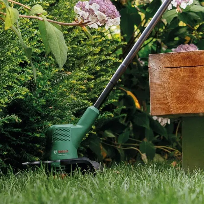 Bosch - Coupe-bordures sans fil 18V EasyGrassCut 18V-26, diamètre de coupe 26 cm, fonction dresse-bordures, léger et équilibré, batterie non incluse