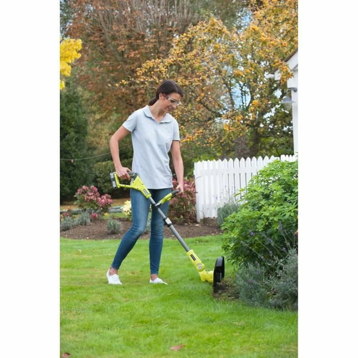 Ryobi Coupe-bordures ONE+ RLT183225F 18V avec batterie 2,5 Ah et chargeur Ryobi Coupe-bordures ONE+ RLT183225F 18V avec batterie 2,5 Ah et chargeur
