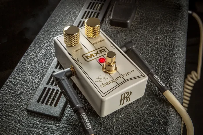 MXR Pédale de Distorsion+ Édition Spéciale Randy Rhoads RR104 MXR Pédale de Distorsion+ Édition Spéciale Randy Rhoads RR104
