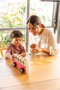 Goula Jeu 1 to 5 Bus - Jeu éducatif en bois avec 5 animaux à placer dans l'autobus - Jouet pour enfants à partir de 18 mois