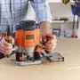 Black + Decker KW1200E-QS Défonceuse filaire 1200W - Réglage micrométrique, vitesse variable, système extraction poussière, 7 accessoires inclus