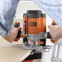 Black + Decker KW1200E-QS Défonceuse filaire 1200W - Réglage micrométrique, vitesse variable, système extraction poussière, 7 accessoires inclus