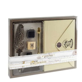 Cerdá - Set de papeterie calligraphie Harry Potter avec stylo plume et encre - 25 x 41 x 3 cm - Langues : espagnol, anglais, français