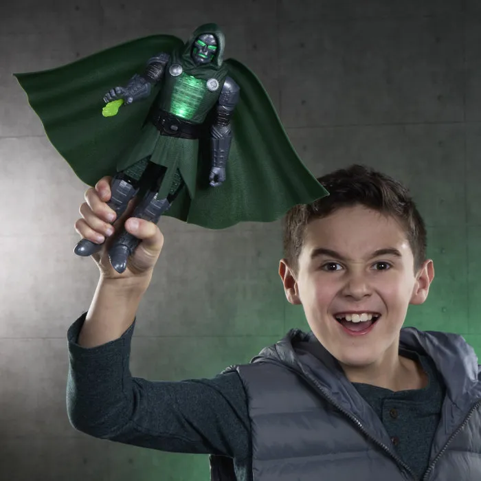 Hasbro Figurine Électronique Docteur Doom de 25 cm