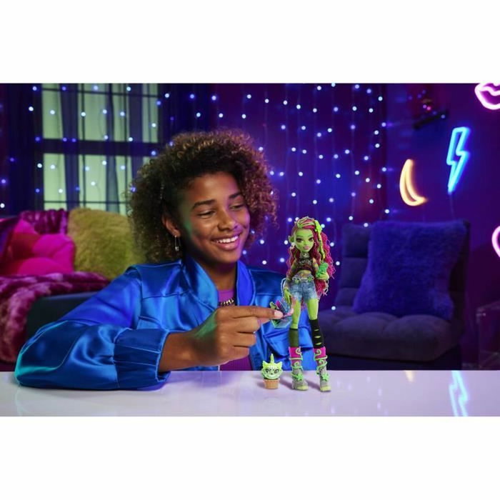 Monster High Venus McFlytrap avec Chewlian et accessoires